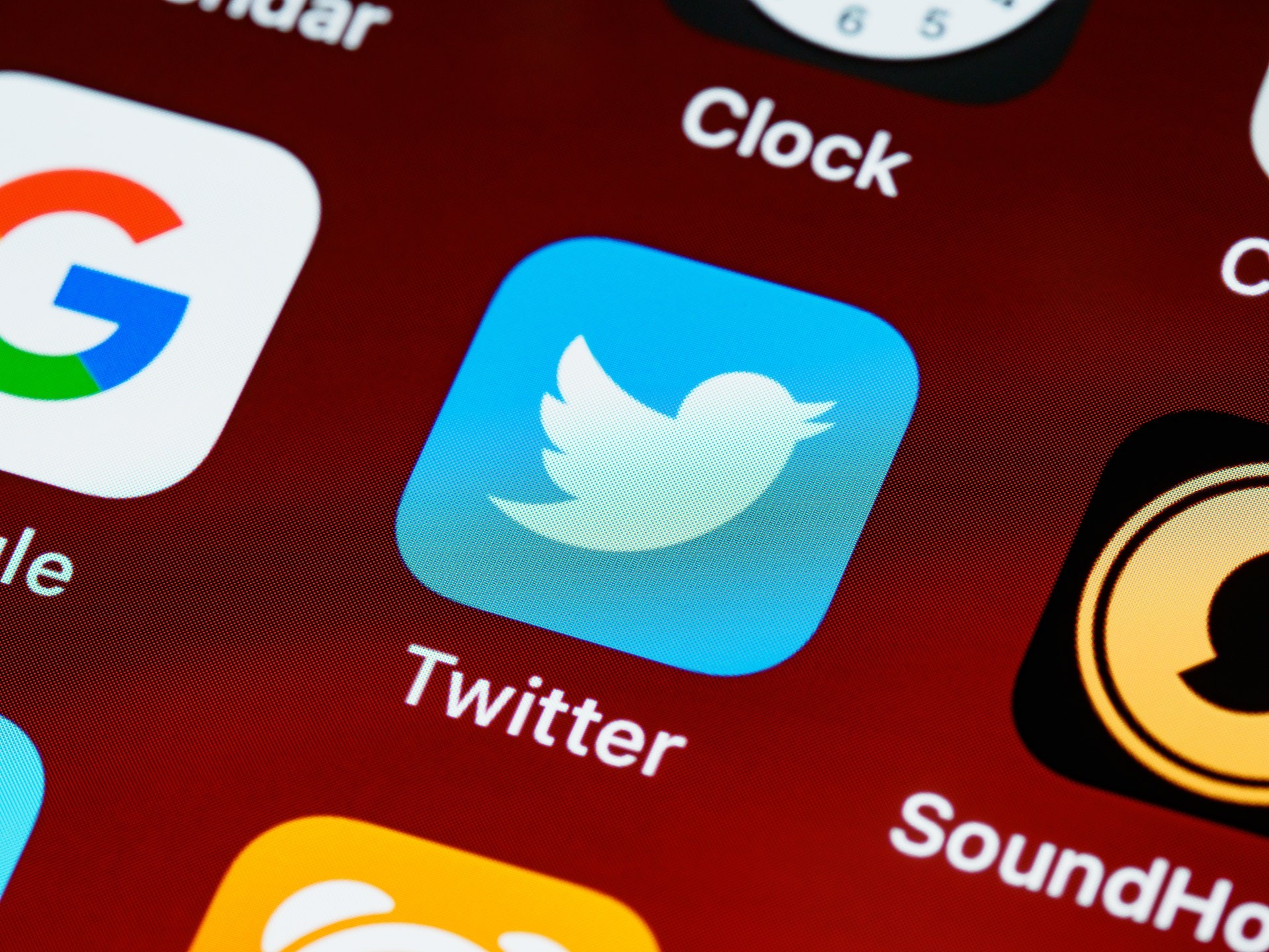 Don't Let Your Dependence on Twitter Cost You: The Importance of Omnichannel approach